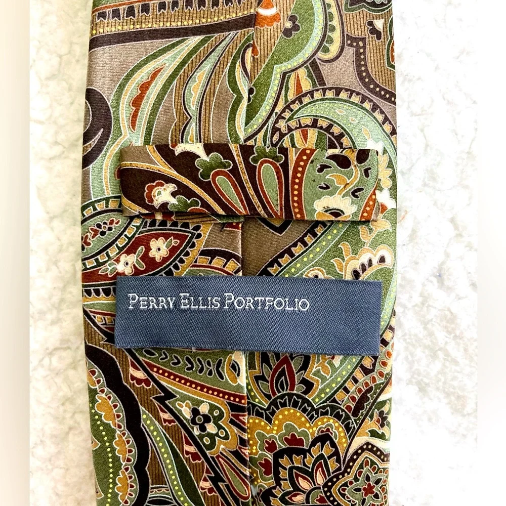 Perry Ellis tie - Picture 2 of 7